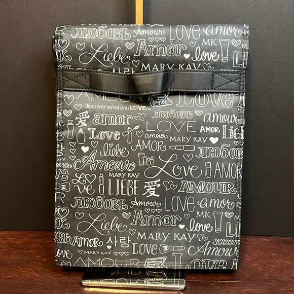 💗💗Mary Kay Rollup Makeup Bag Brand new💗💗 - Picture 1 of 9